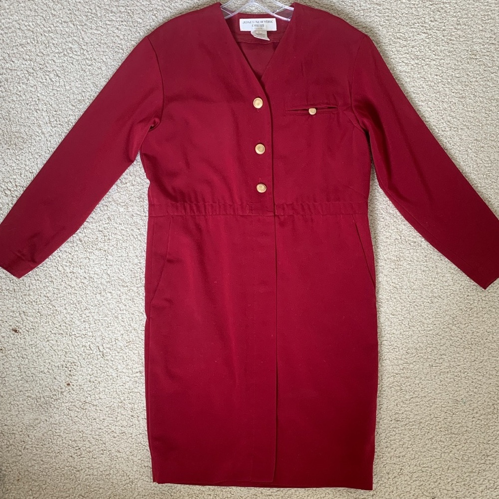 Vintage pencil dress by Jones New York in size 6.